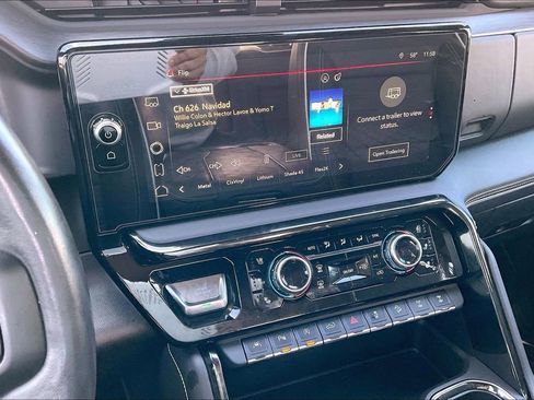 Used 2023 GMC Sierra 1500 AT4X image 8