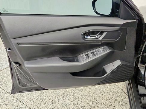 Used 2025 Honda Accord SE image 11