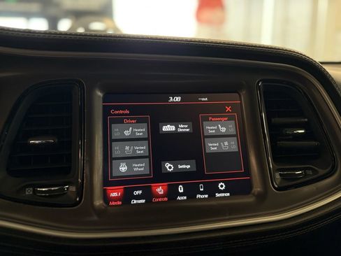 Used 2022 Dodge Challenger R/T w/ T/A Package image 34