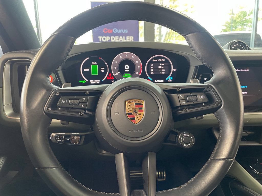 Used 2025 Porsche Cayenne S AWD/4WD image 29