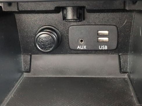 Used 2017 Subaru Outback 2.5i Limited image 34