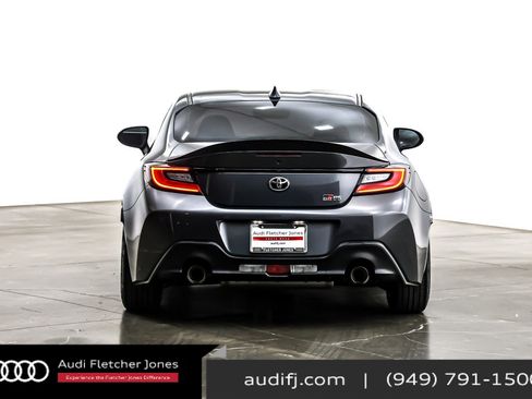 Used 2023 Toyota GR86 image 3