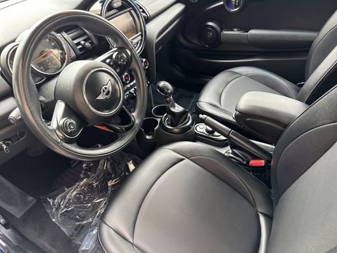 Used 2017 MINI Cooper 2-Door Hardtop image 3