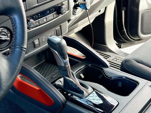 Used 2022 Nissan Frontier PRO-4X w/ Technology Package image 10