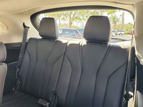 Used 2026 Acura MDX w/ Technology Package image 14