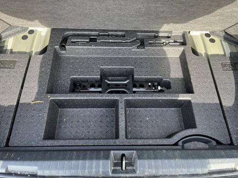 Used 2023 Subaru Legacy Limited image 12