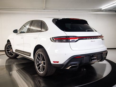 Certified 2023 Porsche Macan AWD/4WD image 3