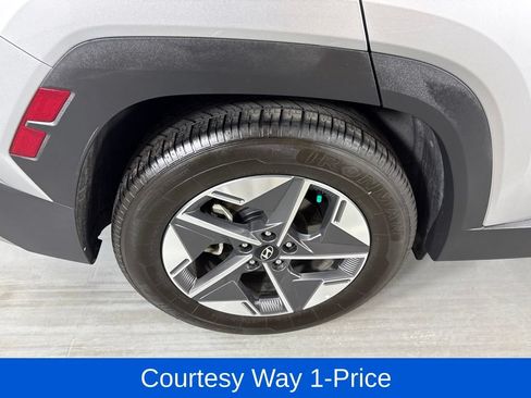 Used 2025 Hyundai Tucson SEL FWD image 13