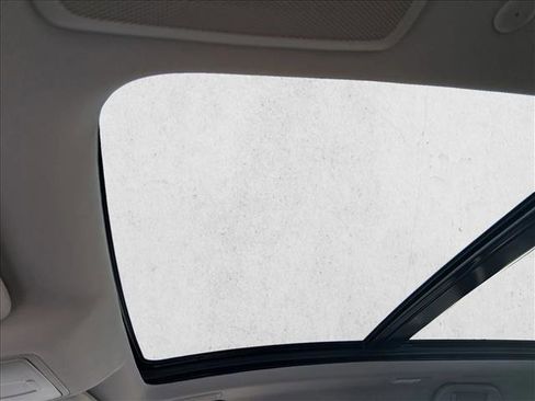 Certified 2025 Acura RDX w/Advance Package image 15