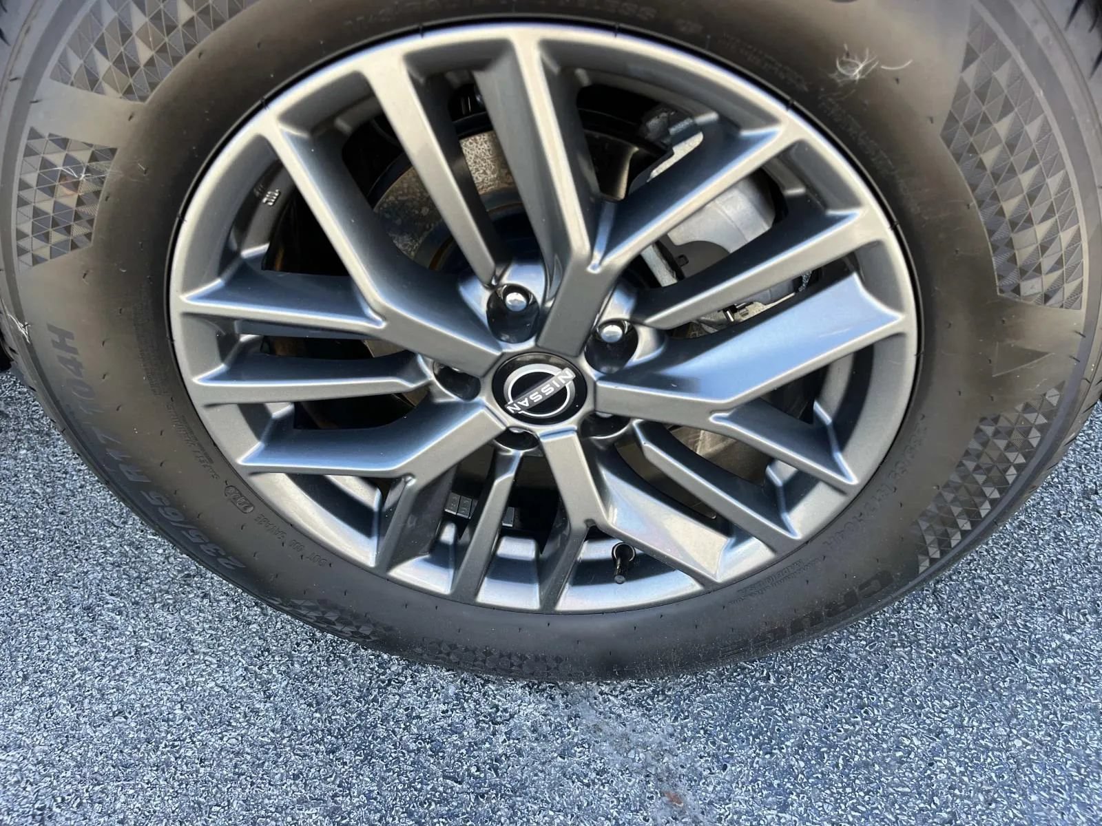 Used 2023 Nissan Rogue S FWD image 11