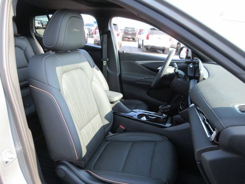 Used 2024 Buick Envista Sport Touring FWD image 21