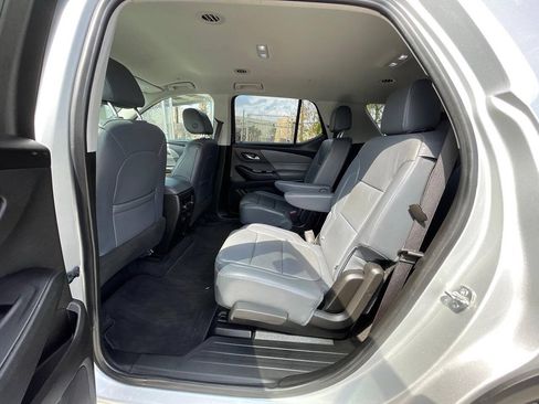 Used 2019 Chevrolet Traverse LT w/ LT Premium Package FWD image 12
