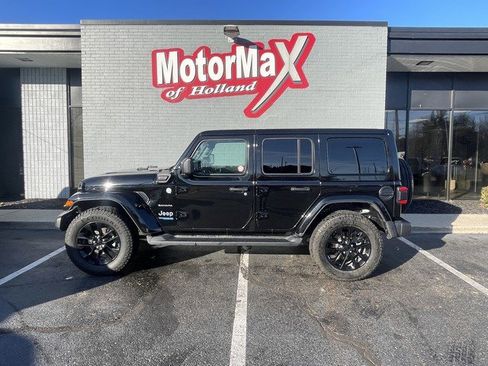Used 2022 Jeep Wrangler Unlimited Sahara image 1