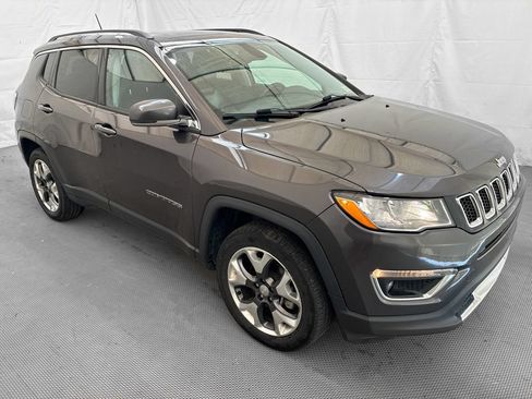 Used 2017 Jeep Compass Limited AWD/4WD image 8