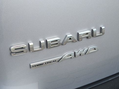 Used 2023 Subaru Crosstrek 2.5i Limited AWD/4WD image 8