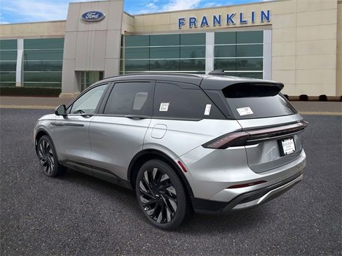 New 2026 Lincoln Nautilus Reserve w/ Jet Appearance Package image 5