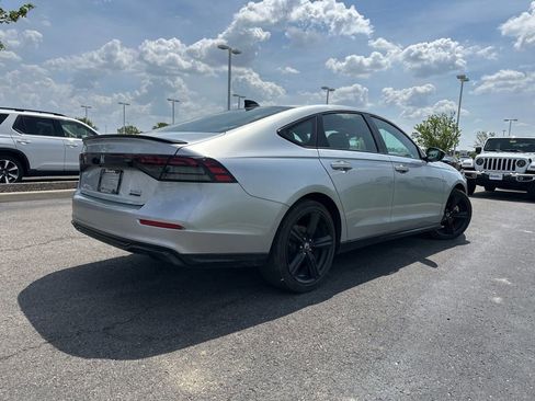 Used 2025 Honda Accord Sport image 11