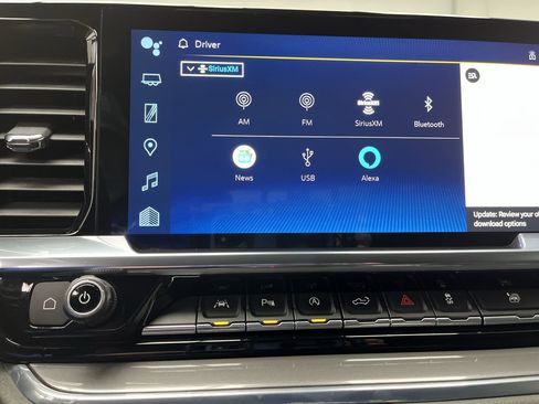 Certified 2024 Chevrolet Silverado 1500 High Country w/ Technology Package image 19