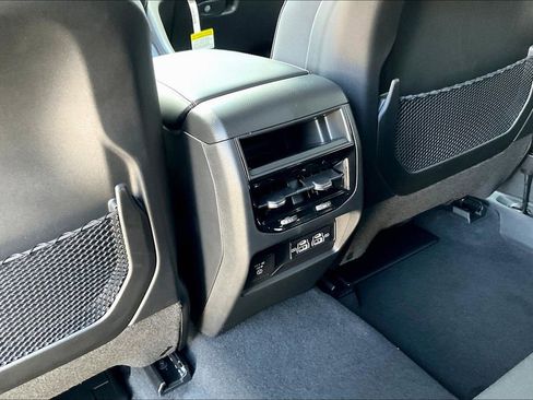 New 2025 Jeep Grand Cherokee Laredo w/ Luxury Tech Group I image 18