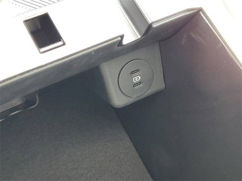 New 2025 Ford Explorer Active w/ Active Comfort Package image 30