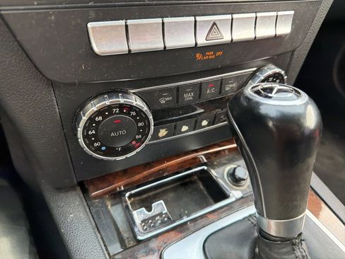 Used 2013 Mercedes-Benz C 250 Sedan image 29