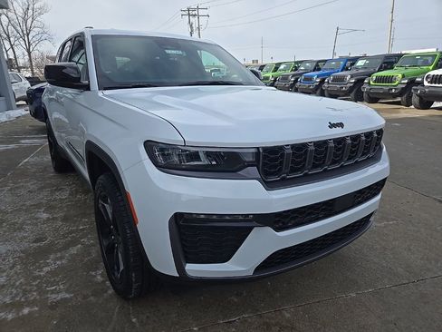 New 2026 Jeep Grand Cherokee Limited w/ Limited Altitude Package AWD/4WD image 15