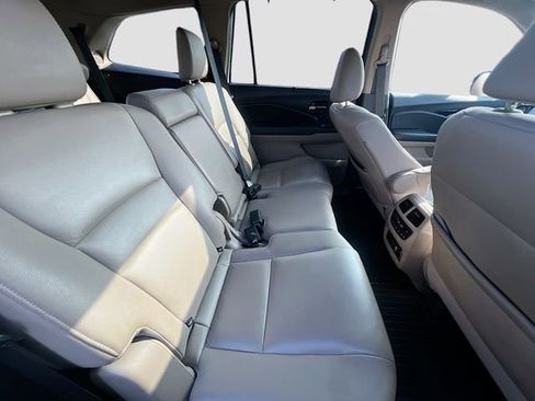 Used 2019 Honda Pilot Touring image 29