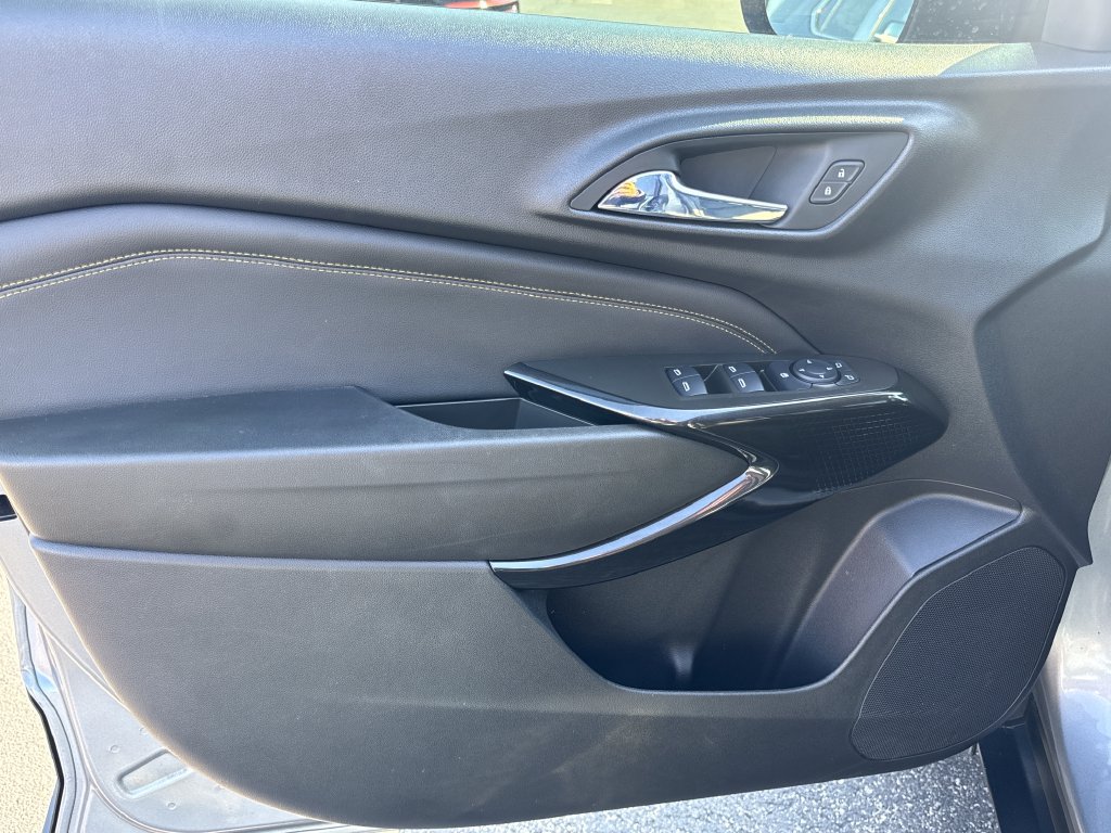Certified 2024 Chevrolet Trax ACTIV w/ Sunroof Package FWD image 11