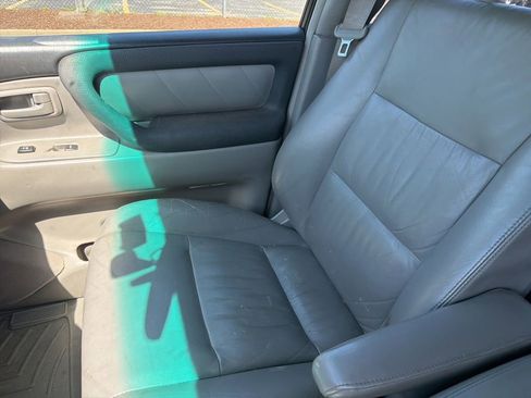 Used 2005 Toyota Land Cruiser AWD/4WD image 22