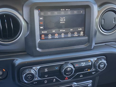 Used 2022 Jeep Wrangler Unlimited Sport AWD/4WD image 23