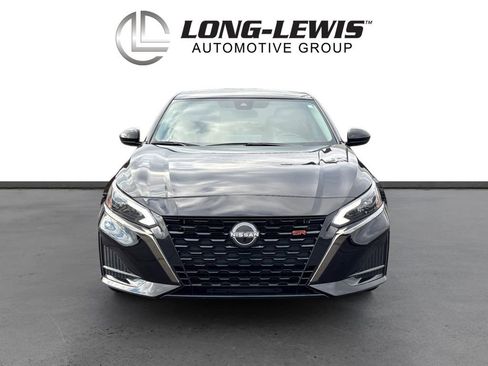 Used 2024 Nissan Altima 2.5 SR w/ SR Premium Package image 11