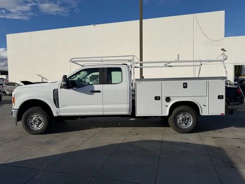New 2023 Ford F250 XL w/ XL Chrome Package AWD/4WD image 8