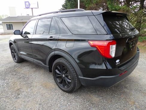 Used 2021 Ford Explorer XLT w/ Equipment Group 202A AWD/4WD image 3