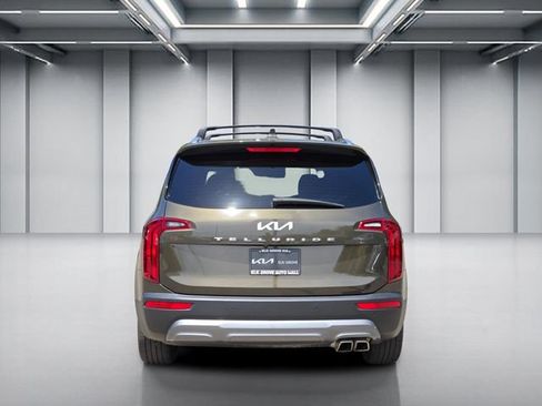 Used 2022 Kia Telluride S FWD image 5