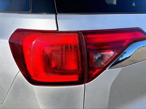 Used 2018 GMC Acadia SLT AWD/4WD image 30