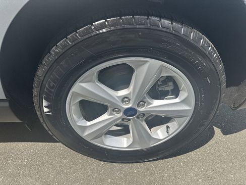 Used 2022 Ford Edge SE image 30