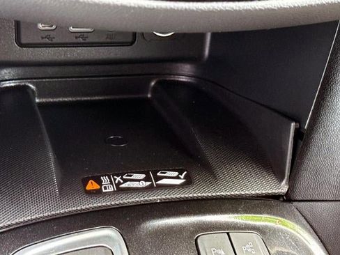 Certified 2023 Chevrolet Equinox Premier AWD/4WD image 28