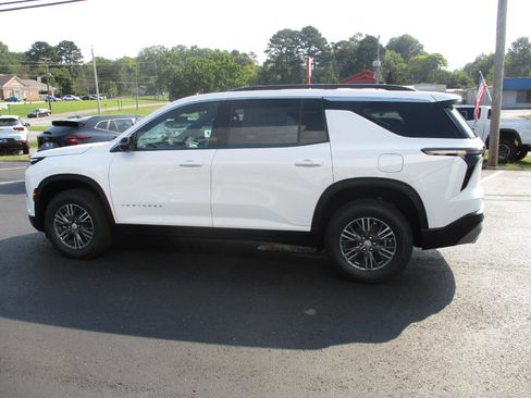 New 2026 Chevrolet Traverse LT w/ Driver Confidence Package image 5