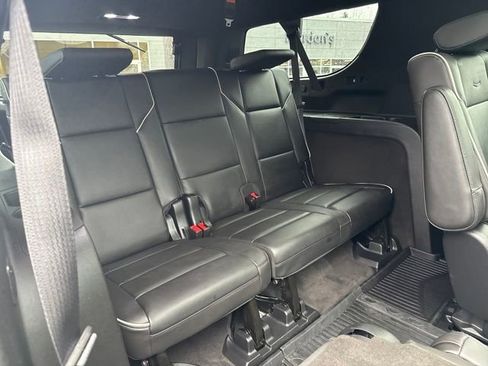 Used 2022 Cadillac Escalade ESV Sport w/ Touring Package image 12