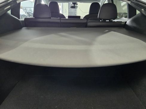 Used 2023 Tesla Model Y Performance AWD/4WD image 10