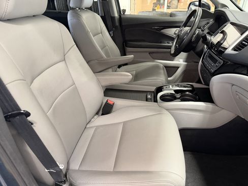 Used 2018 Honda Pilot Touring image 28