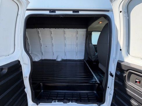 Used 2006 Chevrolet Express 3500 Extended image 16