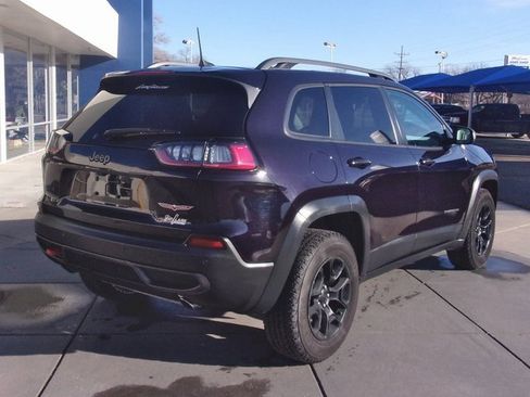 Used 2021 Jeep Cherokee Trailhawk w/ Premium Leather Package image 11