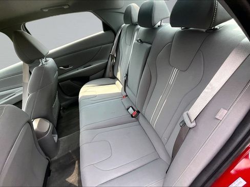 Used 2025 Hyundai Elantra SEL FWD image 24