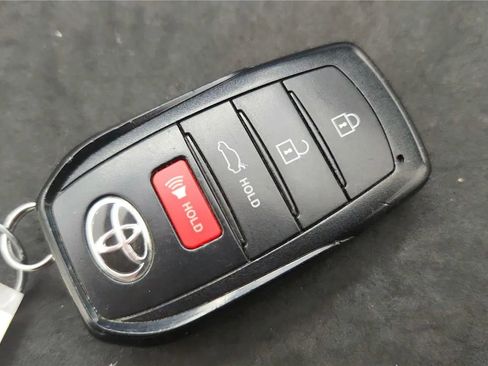 Used 2025 Toyota Camry LE image 21