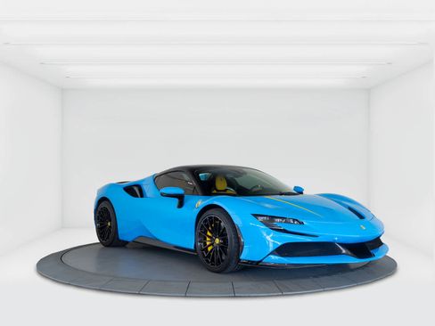 Used 2022 Ferrari SF90 Spider AWD/4WD image 7