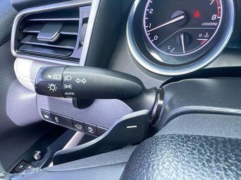 Used 2020 Toyota Camry SE image 20
