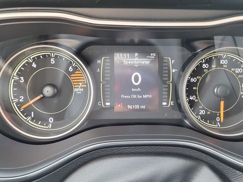 Used 2019 Jeep Cherokee Latitude Plus image 10