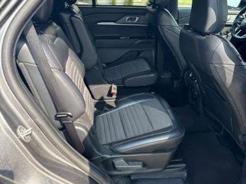 Certified 2025 Ford Explorer ST-Line AWD/4WD image 6