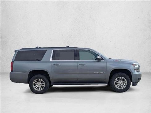 Used 2019 Chevrolet Suburban LT image 3
